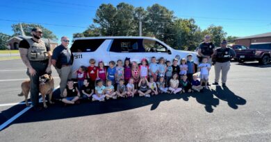 Rainsville and Powell Police Departments Help with Show and Tell
